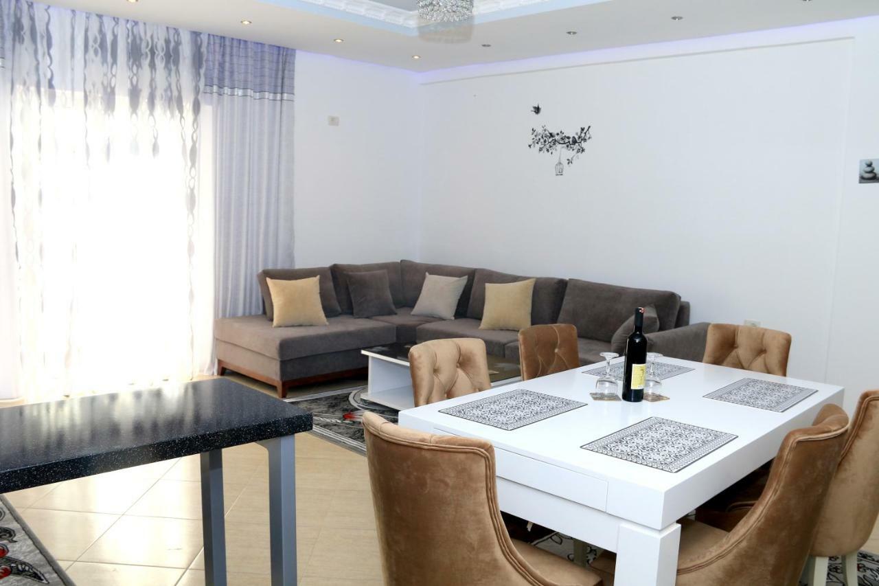 Apartment Panorama Sarandë Esterno foto